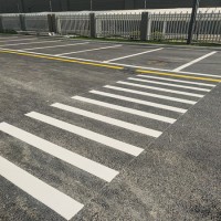 苏州吴中区甪直镇车道斑马线施工 苏州工厂马路划线 行车道标线